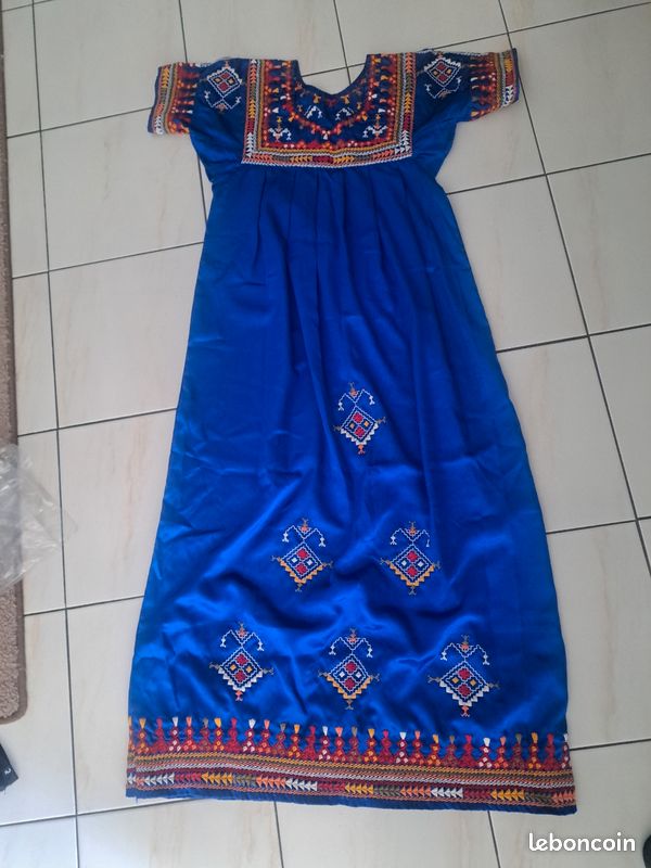 Robe kabyle broderie à la main (image 6)