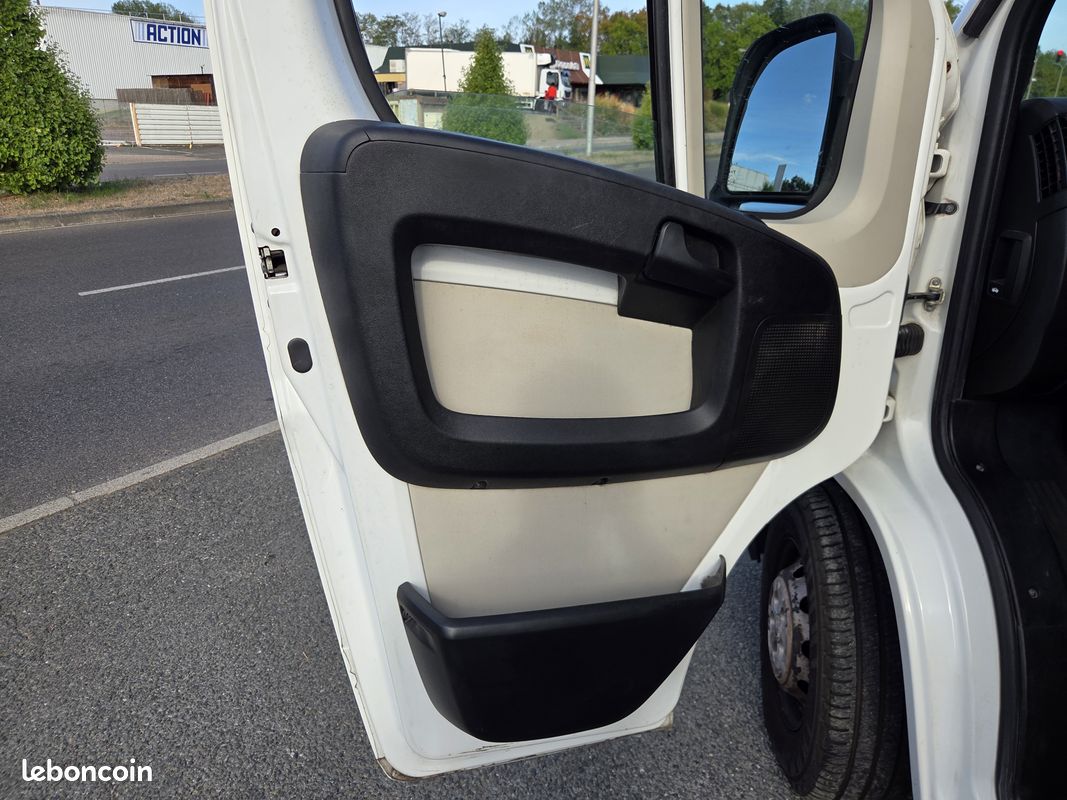 PEUGEOT Boxer Boxer Fg 330 L1H1 2.2 HDi 110 FAP Confort GARANTIE 12 MOIS (image 11)