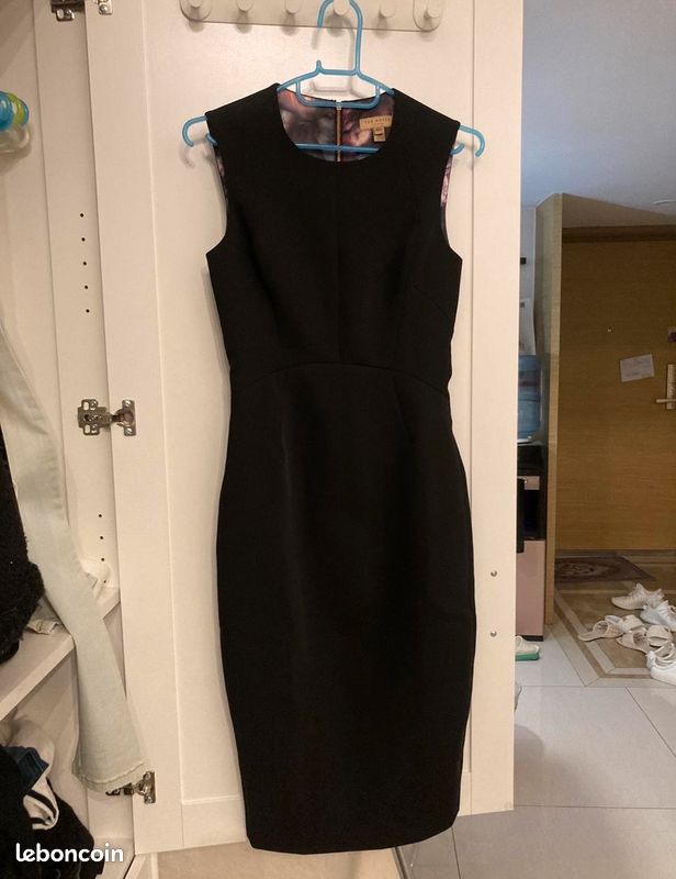 Robe Ted Baker noire élégante (image 1)