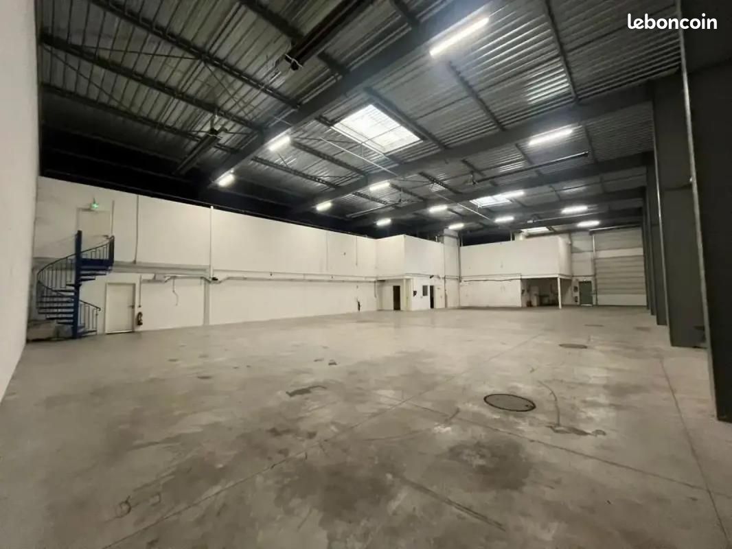 Local bureaux 1 188 m² (image 11)