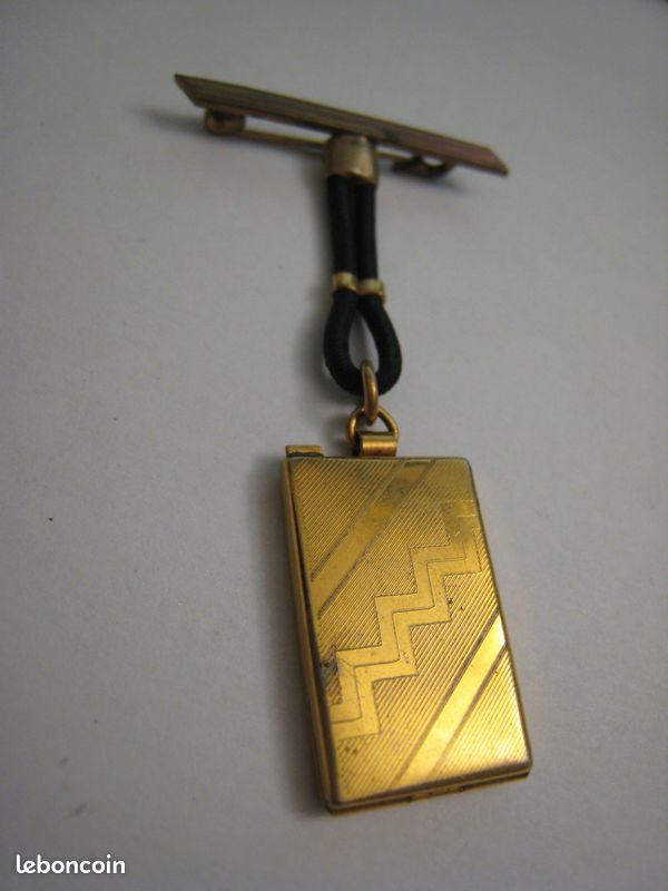 Broche Pendentif Vintage Années 50 En Métal Doré - Style Rétro Et élégant