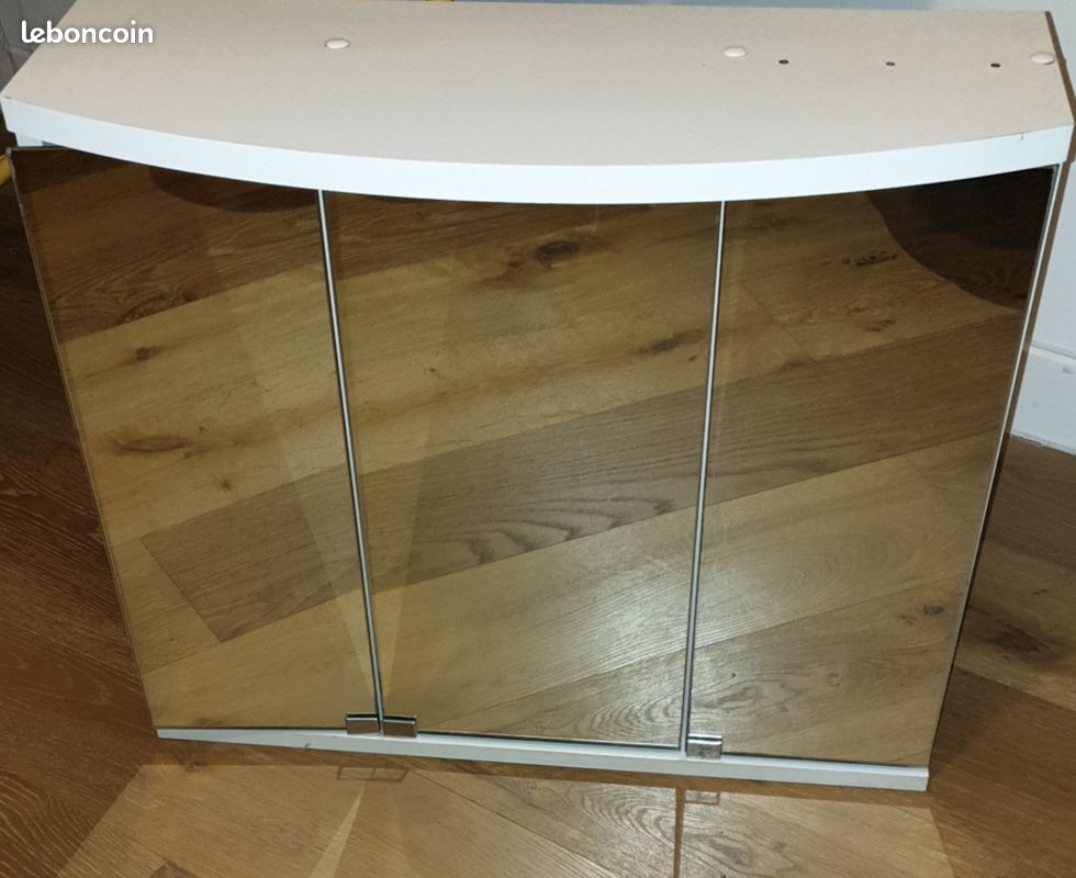 Vend armoire a pharmacie (image 1)