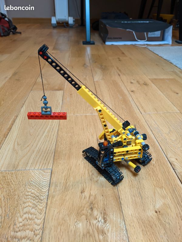 Lego Technic 9391 - Grue sur chenilles et bulldozer (set 2-en-1) (image 1)