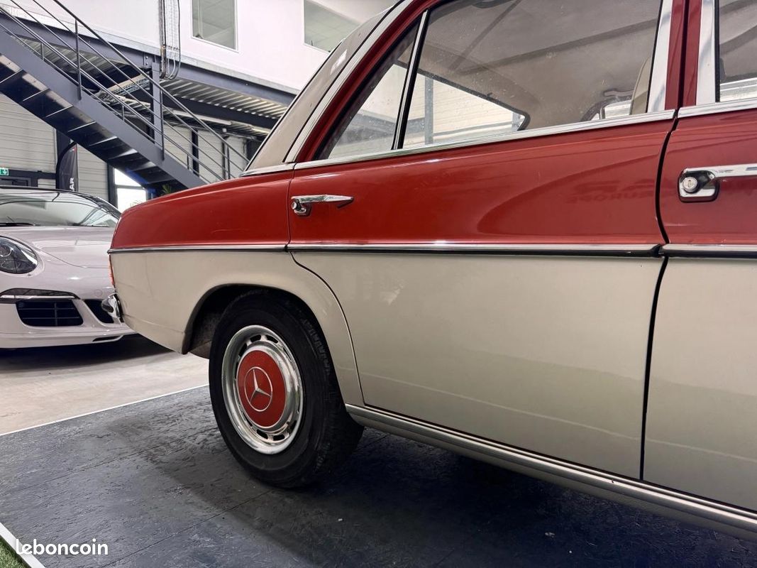 MERCEDES 200200 W114 / 95ch / DOSSIER HISTORIQUE / CUIR BEIGE / SUPERBE ETAT (image 10)