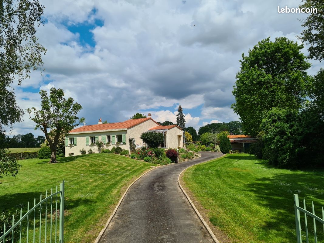 Maison 5 pièces 115 m² · à La Ferrière · 115 m² · 295 000 €