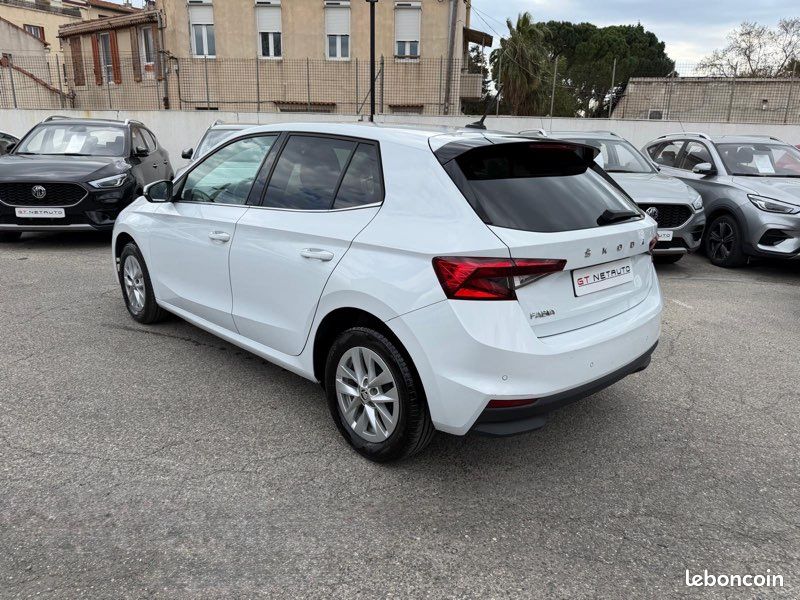 Skoda Fabia tsi 110 ch DSG7 13890 HT Ambition TVA récupérable Apple CarPlay, Keyless, full led, sièges chauffants, Lane assist garantie 12 mois (image 3)