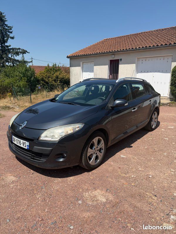 Renault Mégane III 1.5 dci 110 CV automatique (image 1)