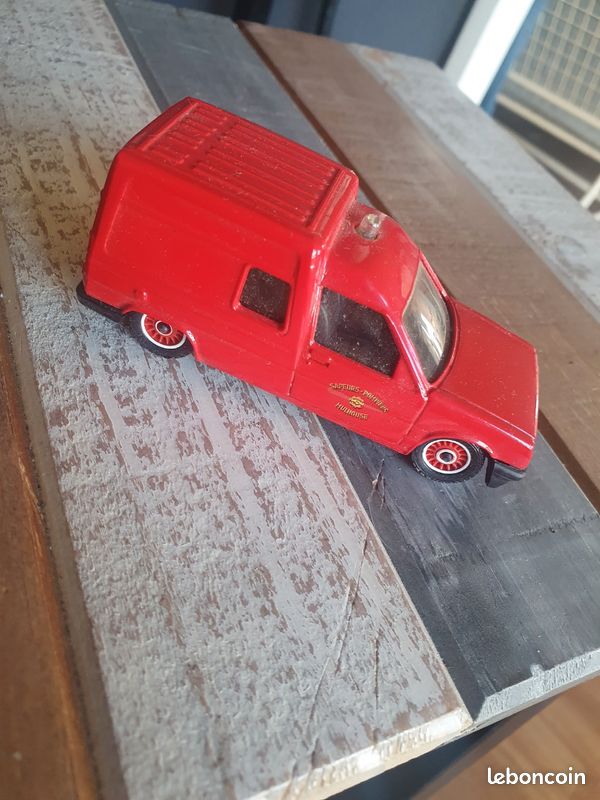 SOLIDO PUB RENAULT Express AUTOS MINIATURE Marseille 1:43 fourgonnette camionnet EUR 9,00 - FR