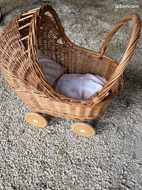 Landeau poupée (image 1)