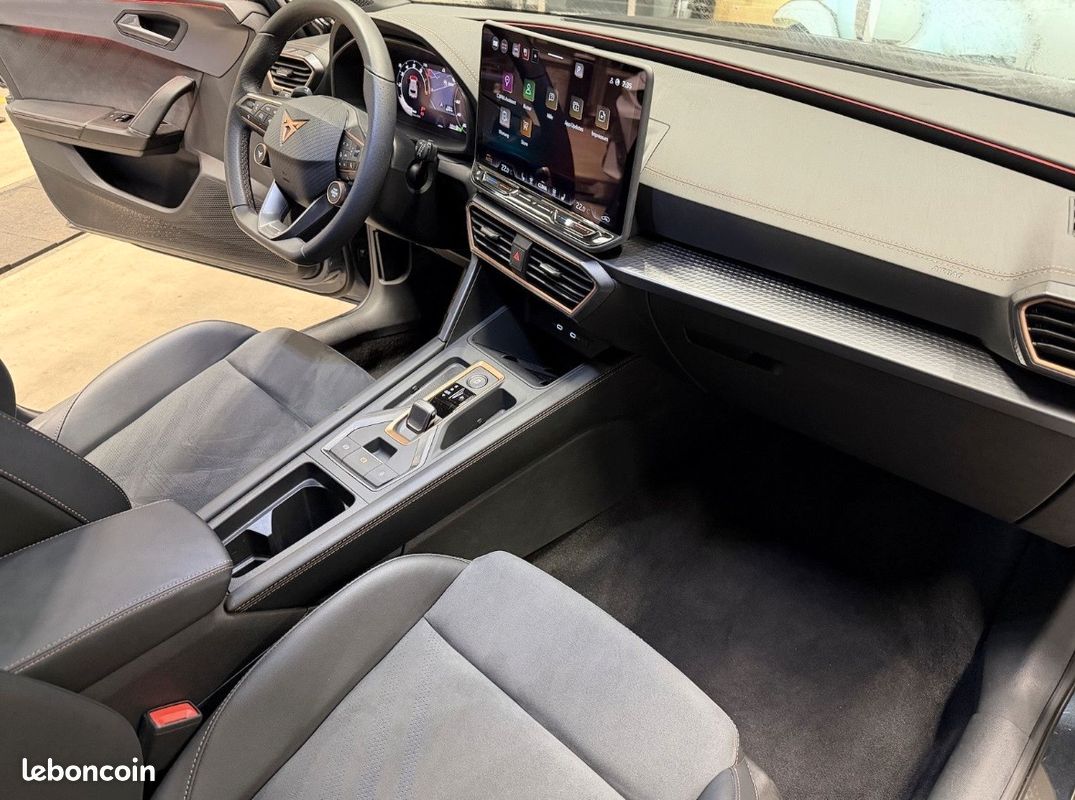 CUPRA Leon 1.5 eTSI Hybrid 150ch V Pure Performance DSG7 Pano/ Memoire (image 3)