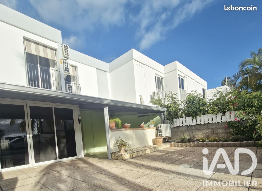 Maison 5 pièces 107 m² · à L'Étang-Salé · 107 m² · 700 000 €