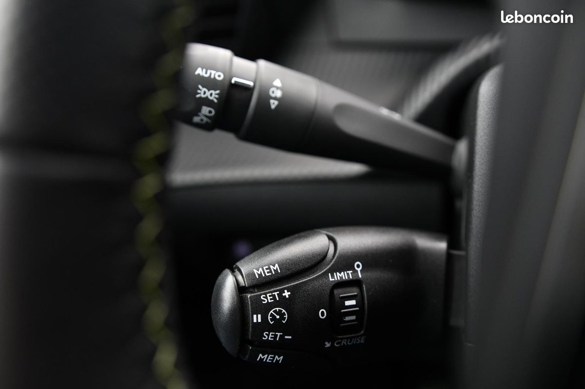 PEUGEOT 208 BlueHDi 100 S&S BVM6 GT (image 18)