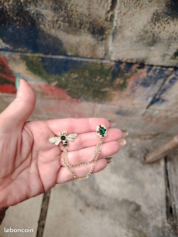 Broche double combinaison abeille et strass (image 4)
