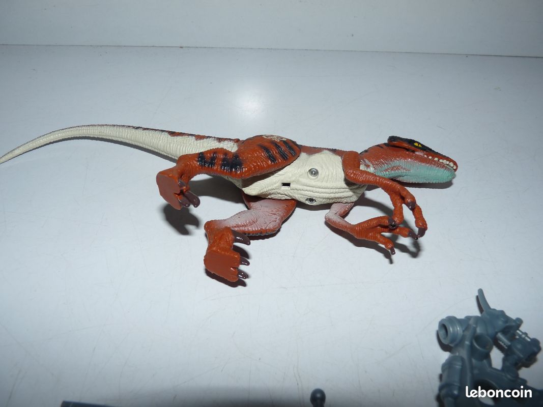 Jurassic World - Figura de velociraptor Blue, figura de