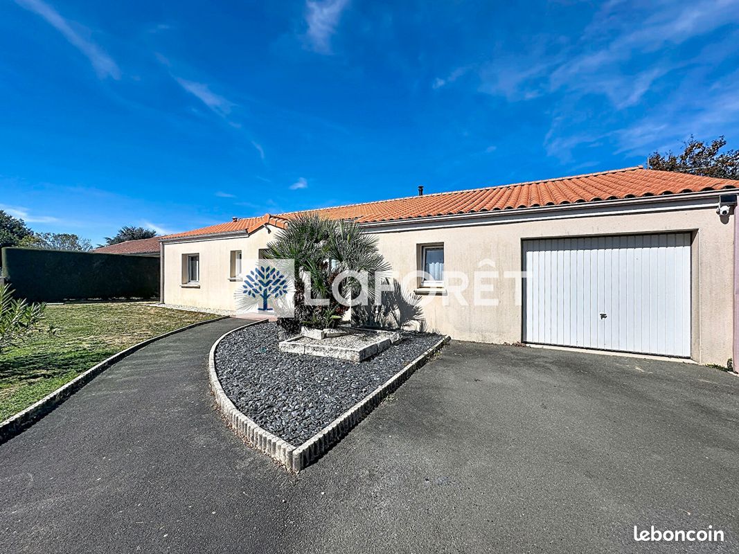 Maison 5 pièces 104 m² · à Montravers · 104 m² · 199 900 €