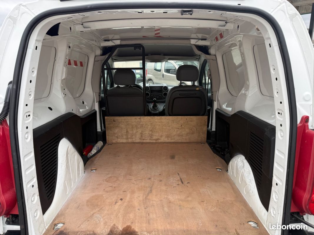 Peugeot Partner 1.6hdi 75 tva recuperable 1ere main tres propre faible kilometrage (image 11)