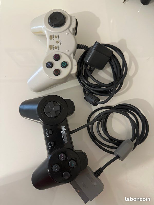 Manette de PlayStation 1 (image 2)