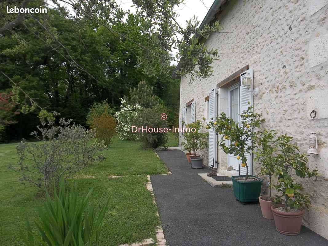 Maison 6 pièces 285 m² - Villebois-Lavalette 16320 (image principale 7)