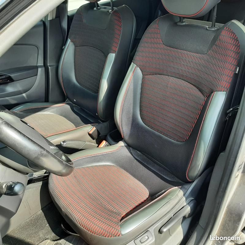 Renault Captur DCI 90CH INTENS EDC (image 17)