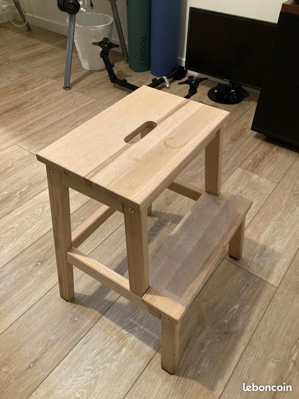 Tabouret en bois (image 3)