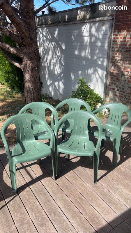 Lot 6 chaises extérieures (image 1)