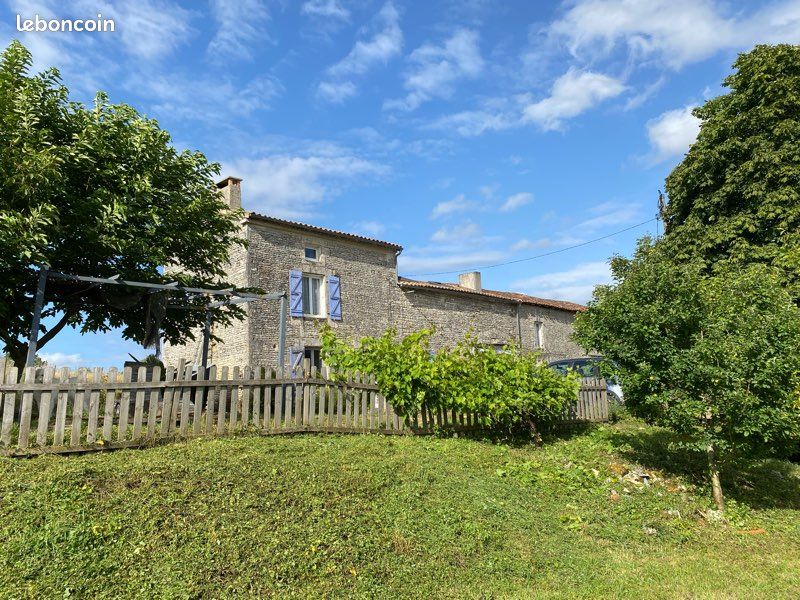 Maison 6 pièces 120 m² · à Mansle-les-Fontaines · 120 m² · 156 000 €