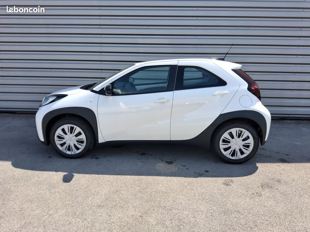 Toyota aygo x 1.0 VVT-i 72 Dynamic (image 7)