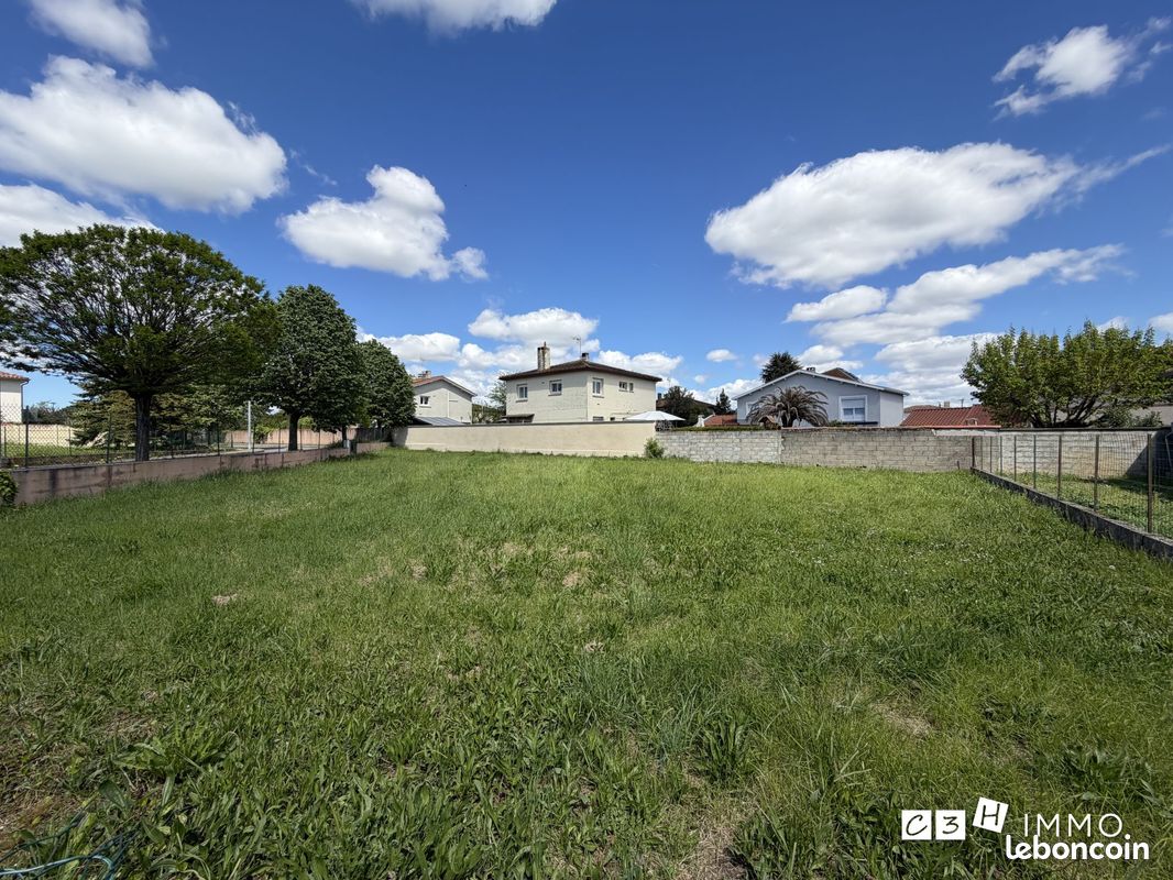 Terrain 636 m² · à Villeneuve-Tolosane · 636 m² · 129 000 €