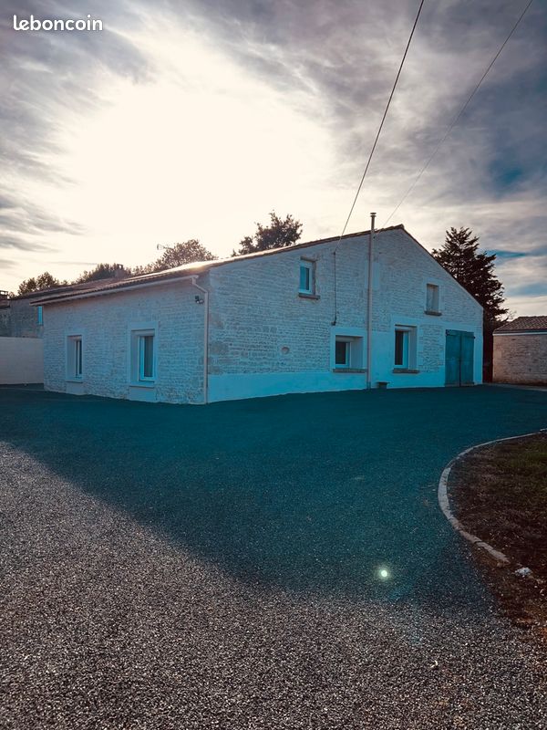 Maison 7 pièces 220 m² · à Benet · 220 m² · 290 000 €