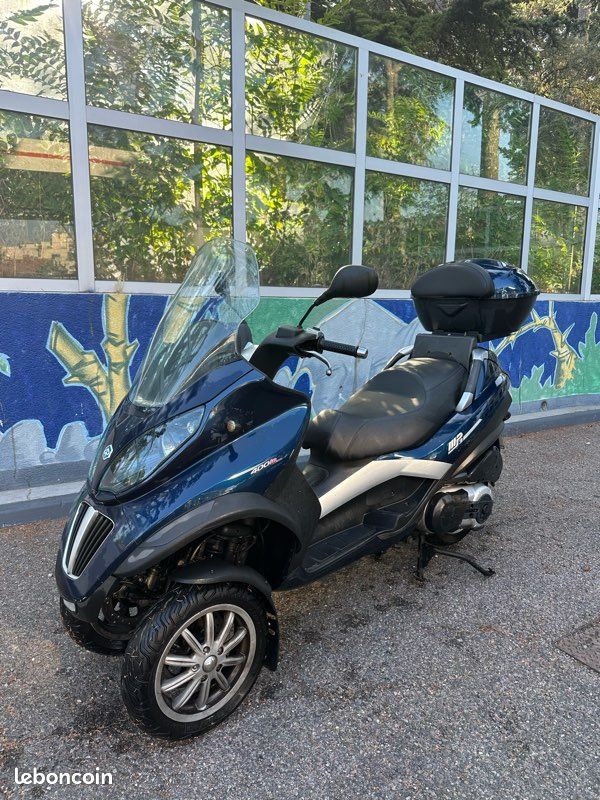 Piaggio MP3 400 LT IE – 2009 – Entretien suivi – Top case (image 2)