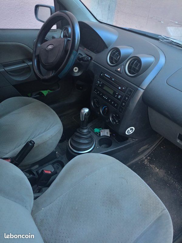 Ford Fiesta (image 3)