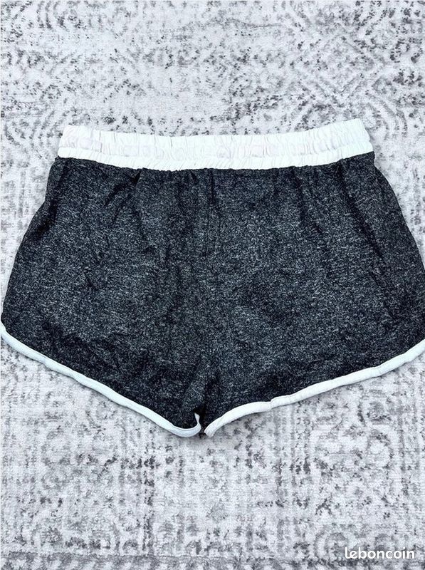 Short de sport Fila - Femme Xl - Gris - Polyester - Très bon état (image 2)