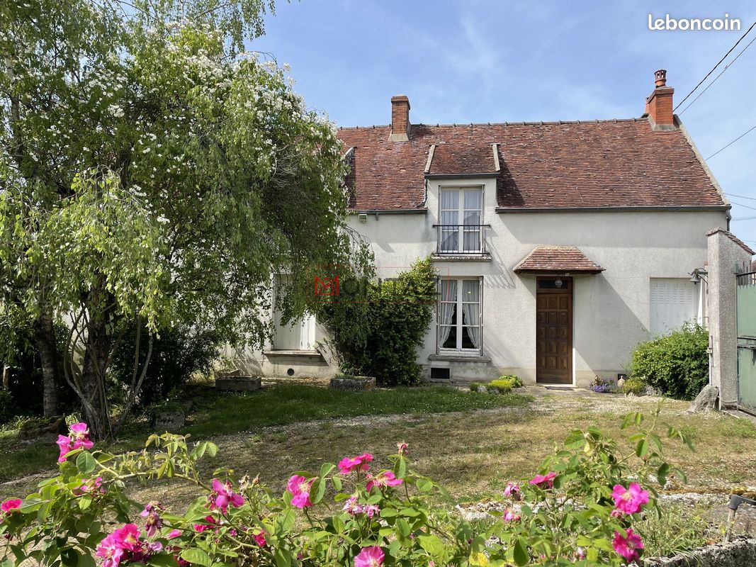 Maison 7 pièces 123 m² · à Lescherolles · 123 m² · 240 000 €