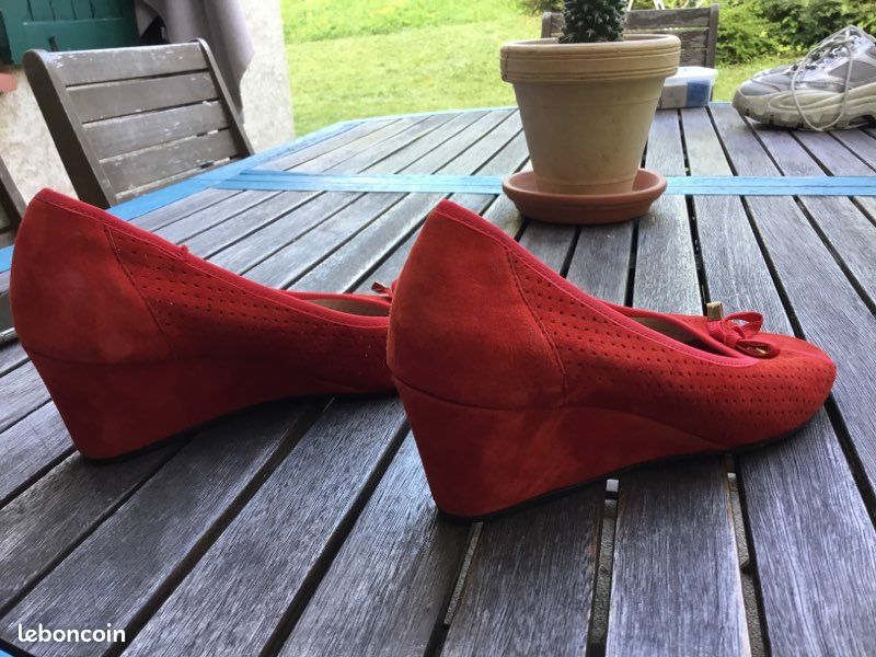 Chaussures escarpins made in Italy (image 2)