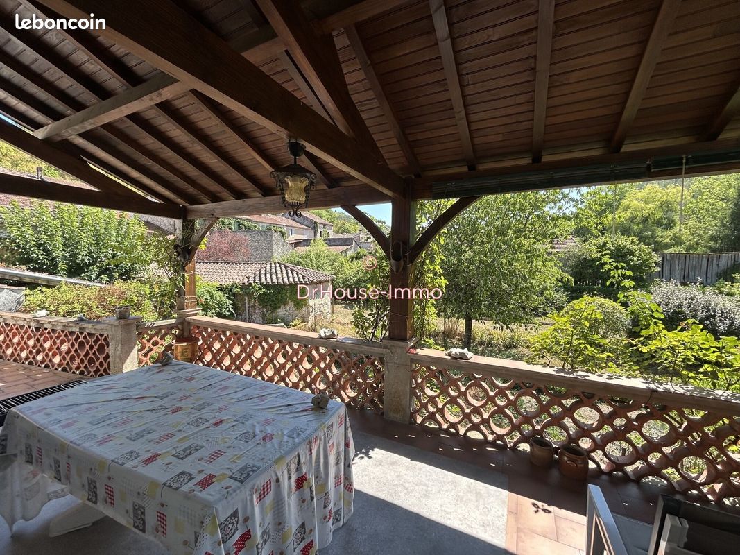 Maison 6 pièces 117 m² · à Douelle · 117 m² · 200 000 €