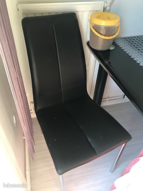 Table (image 5)