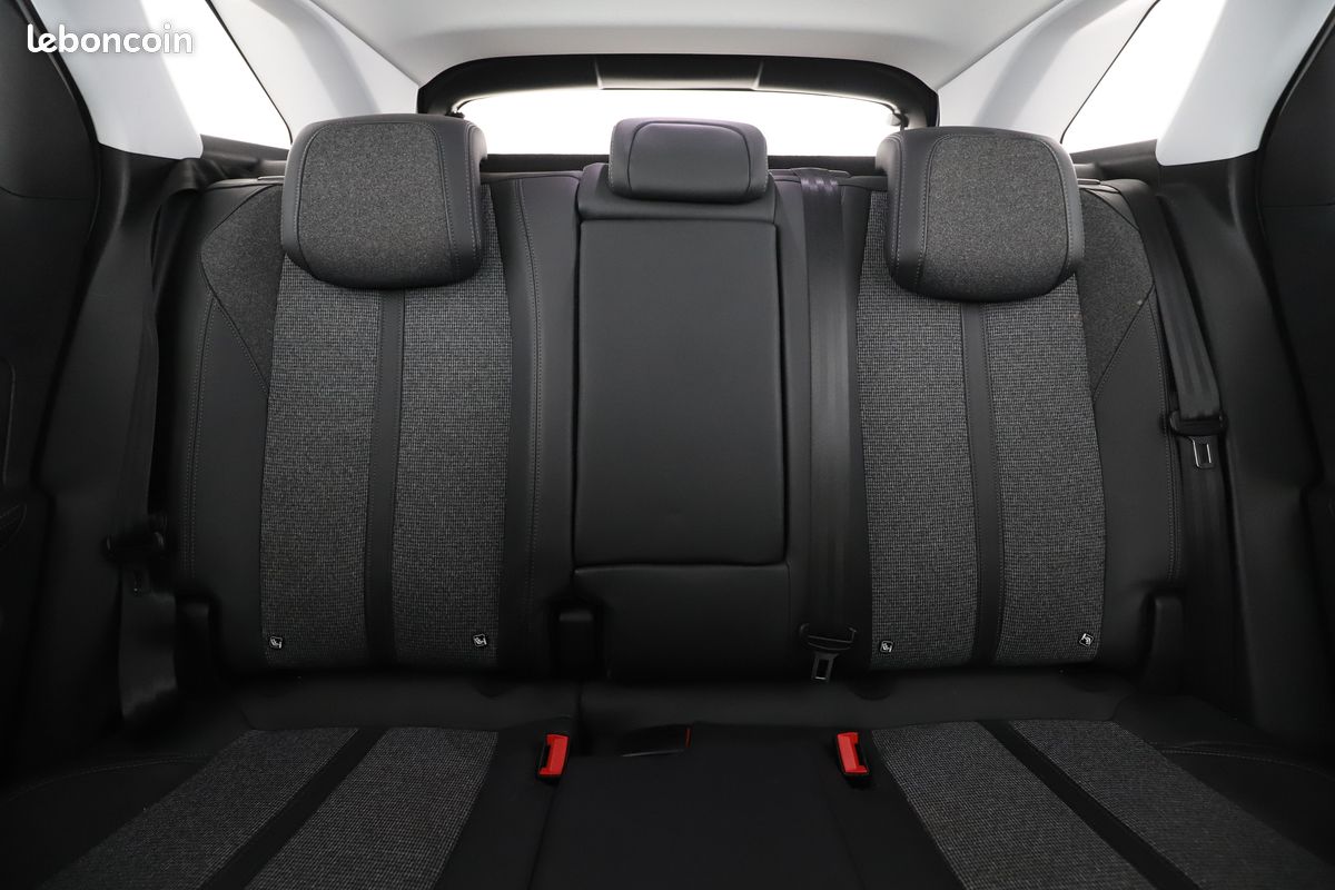 Peugeot 3008 1.5 Blue-HDi Allure 130 ch (image 9)