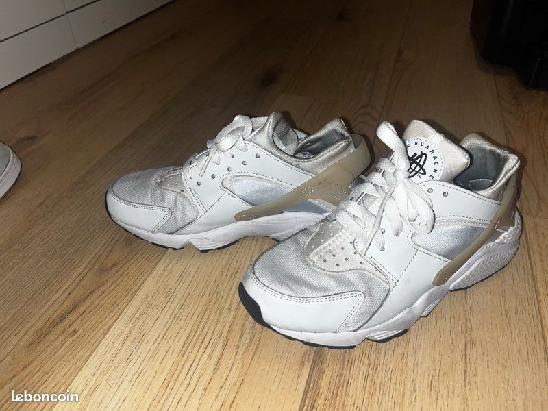 Basket Nike huarache blanches Chaussures
