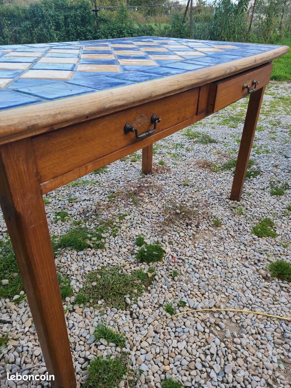 Table carrelée (image 4)