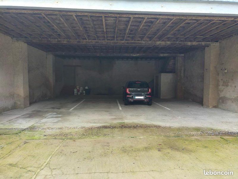 Location place de parking · à Saint-Aignan · 80 €