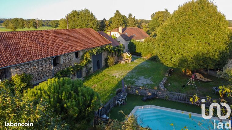 Propriété 5 pièces 140 m²