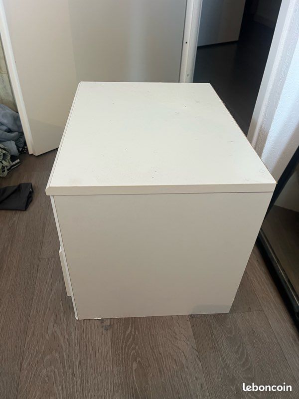 2 tables de nuit (image 3)