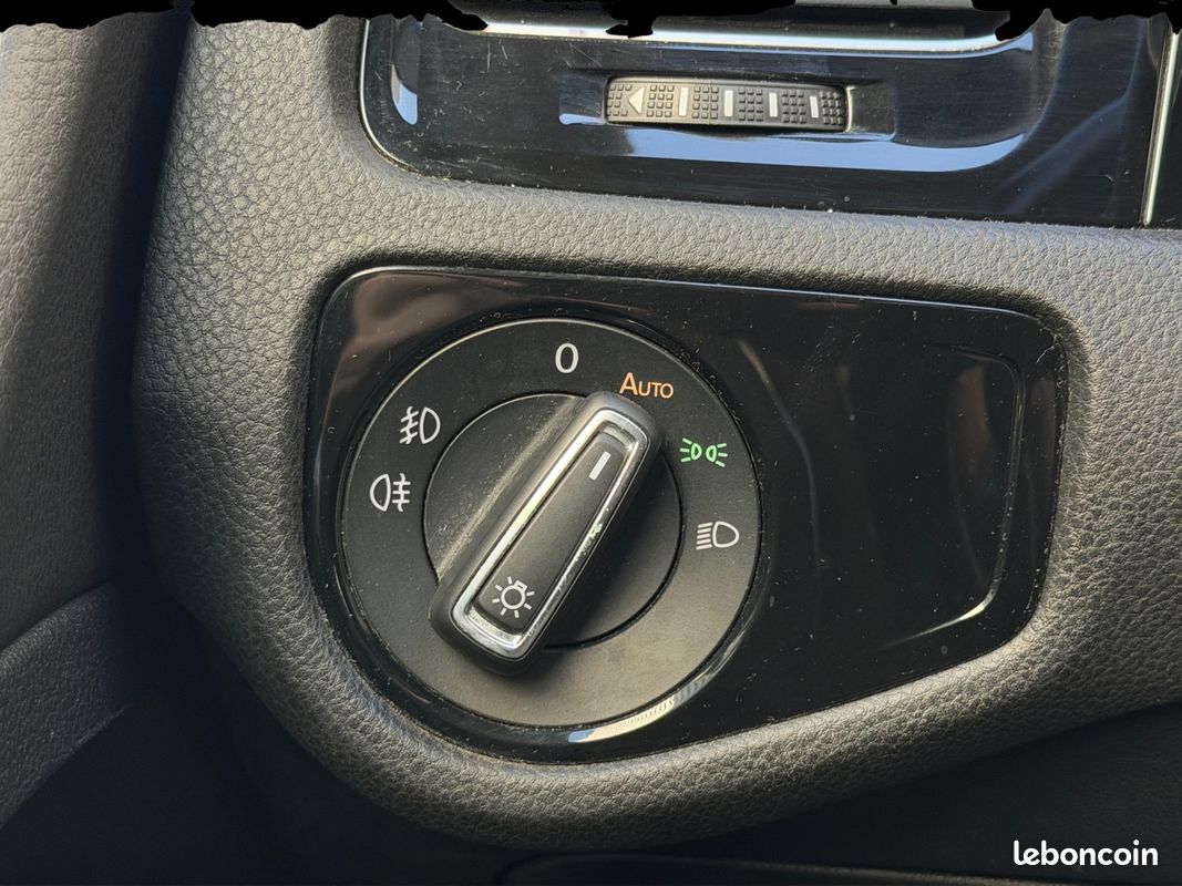 VOLKSWAGEN GOLF 1.4 TSI 125 DSG7 Sound - Carplay - Caméra - ACC - GARANTIE 12 MOIS (image 19)