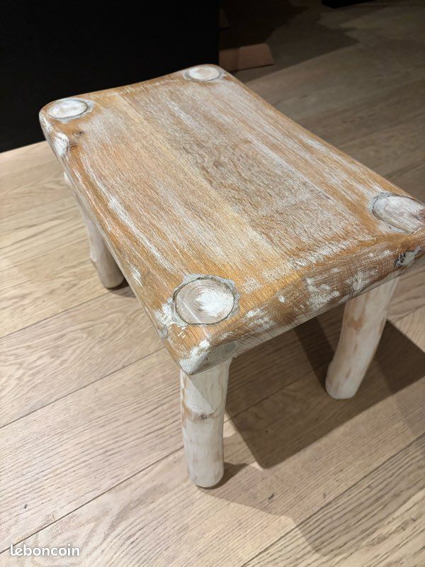 Tabouret en bois (image 2)