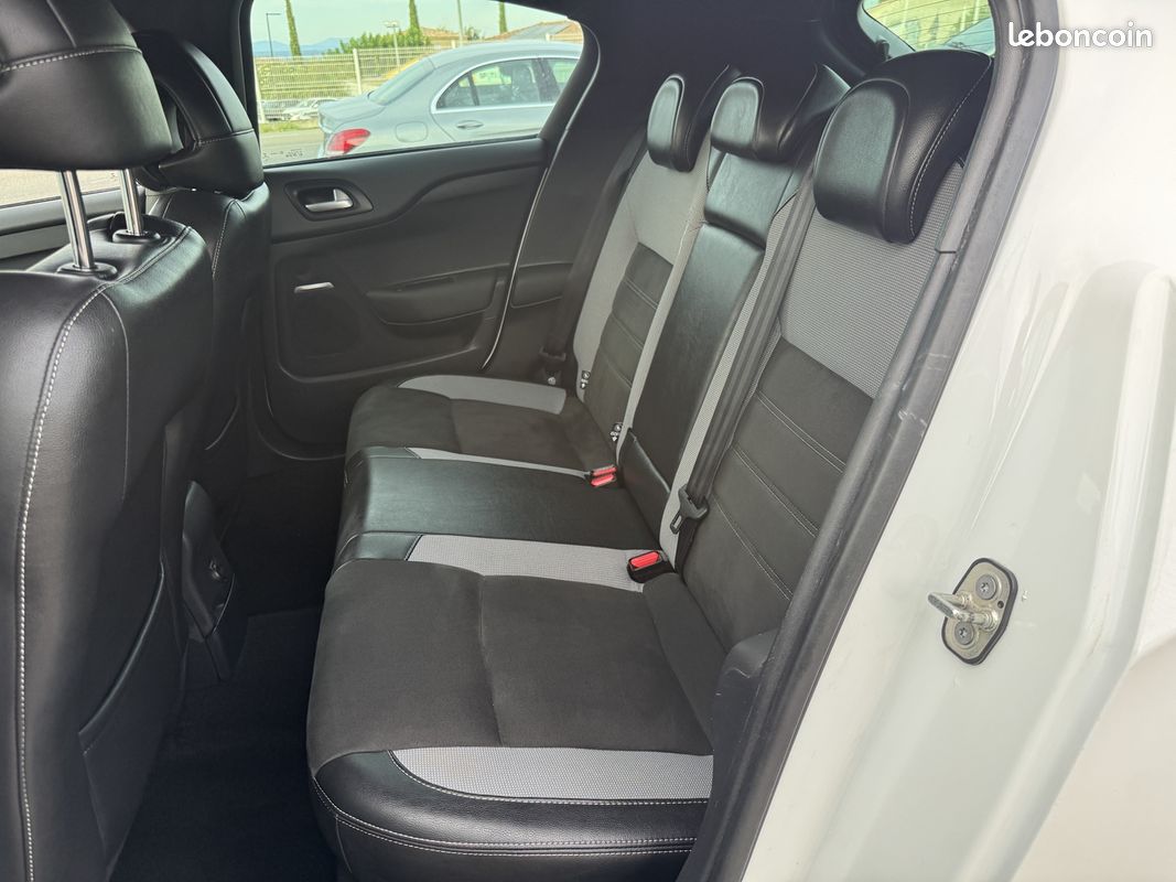 Citroen DS4 1.6 BLUEHDI 120CH SO CHIC S&S (image 13)