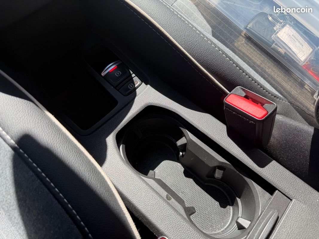 RENAULT CLIO V NOUVELLE TCe 100 LPG (GAZ) + Essence Techno + Full Options Caméra 360 LED / PRIX HT VENTE EXPORT ALGÉRIE MA (image 21)