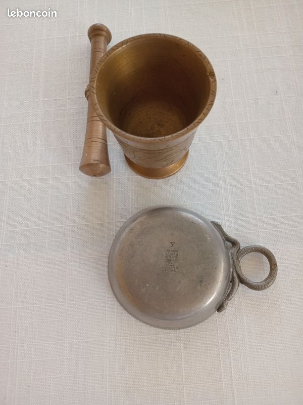 1 pilon en bronze et 1 cendrier en étain (image 6)