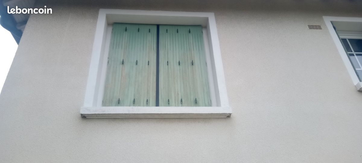 Je vends des volets basculant en bois des persiennes (image 1)