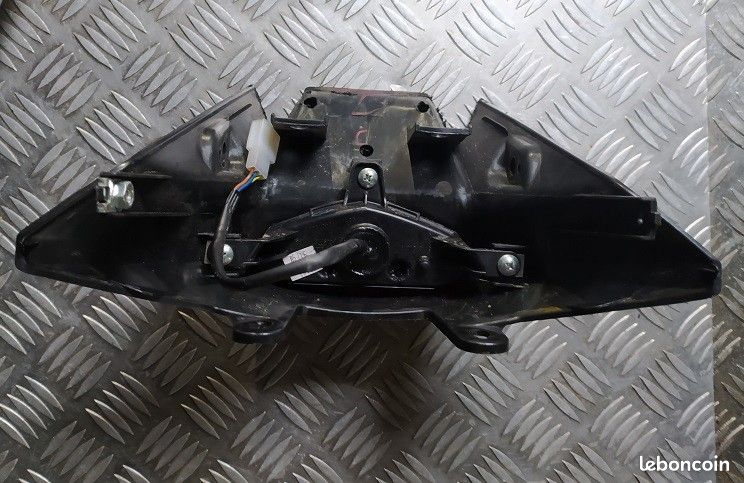 Feu stop KTM 125 200 390 DUKE 2011 à 2017 (image 3)
