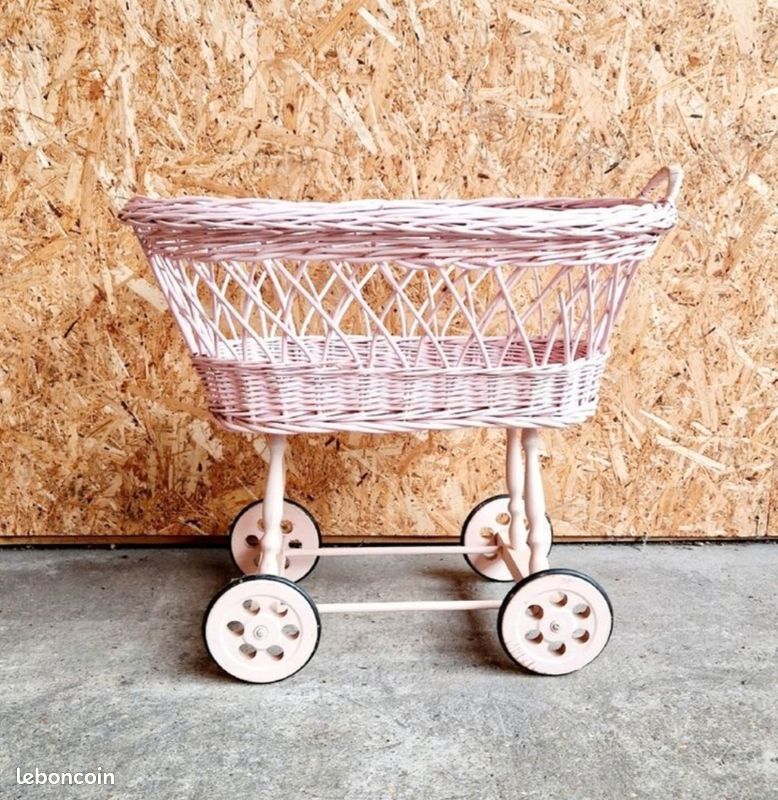 👩 vintage - berceau poupée rotin (image 1)